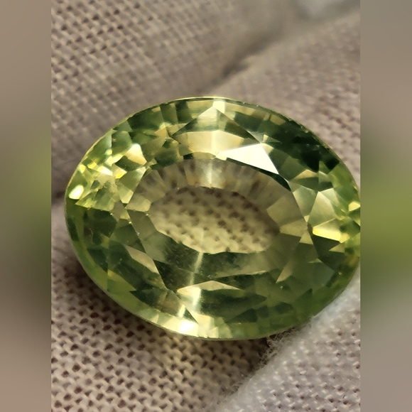 Natural Prehnite Oval Cut Loose Gemstone 15.70ct 15x12mmx9mm - Picture 5 of 11